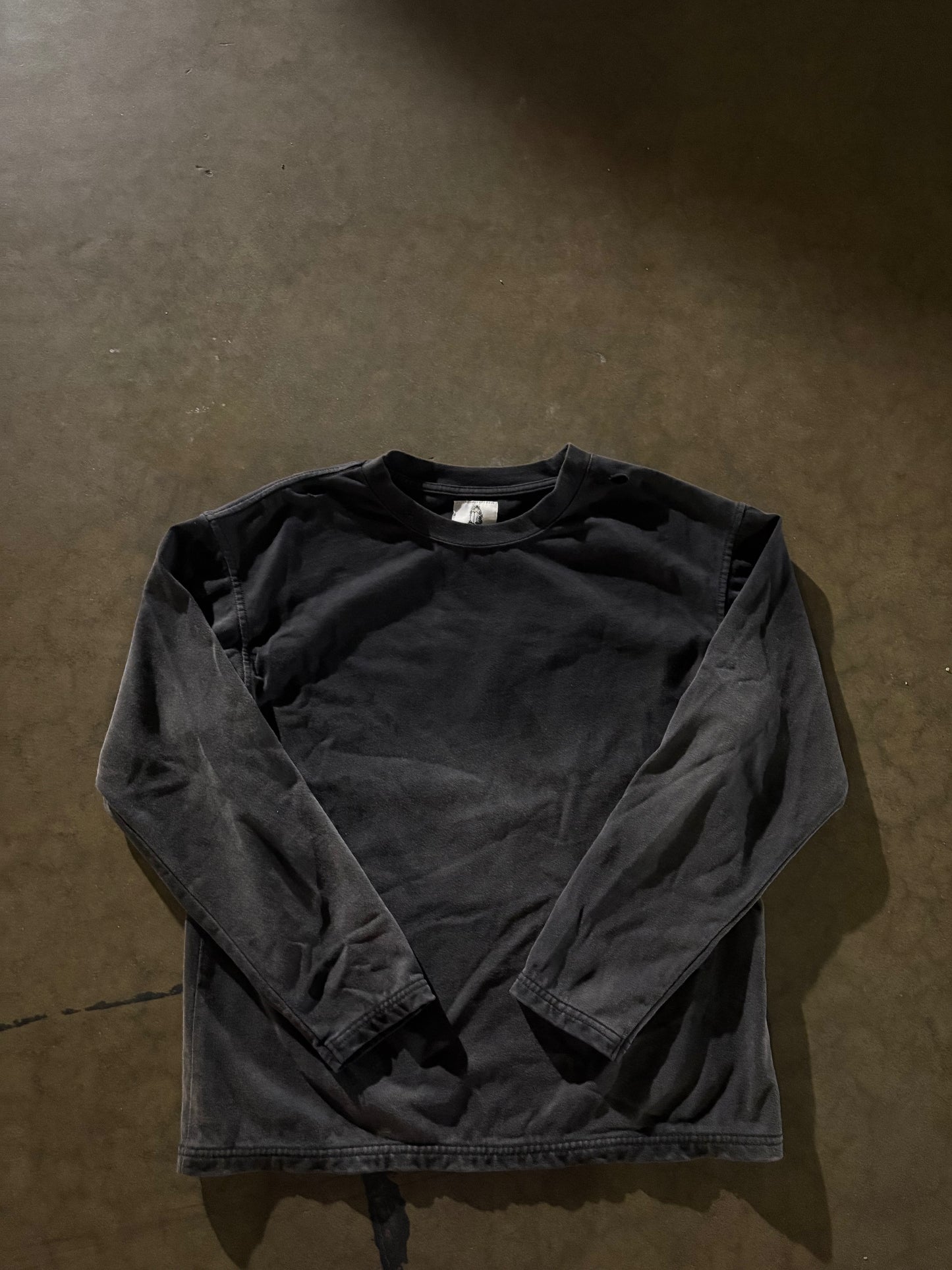"Arch" heavy long sleeve.